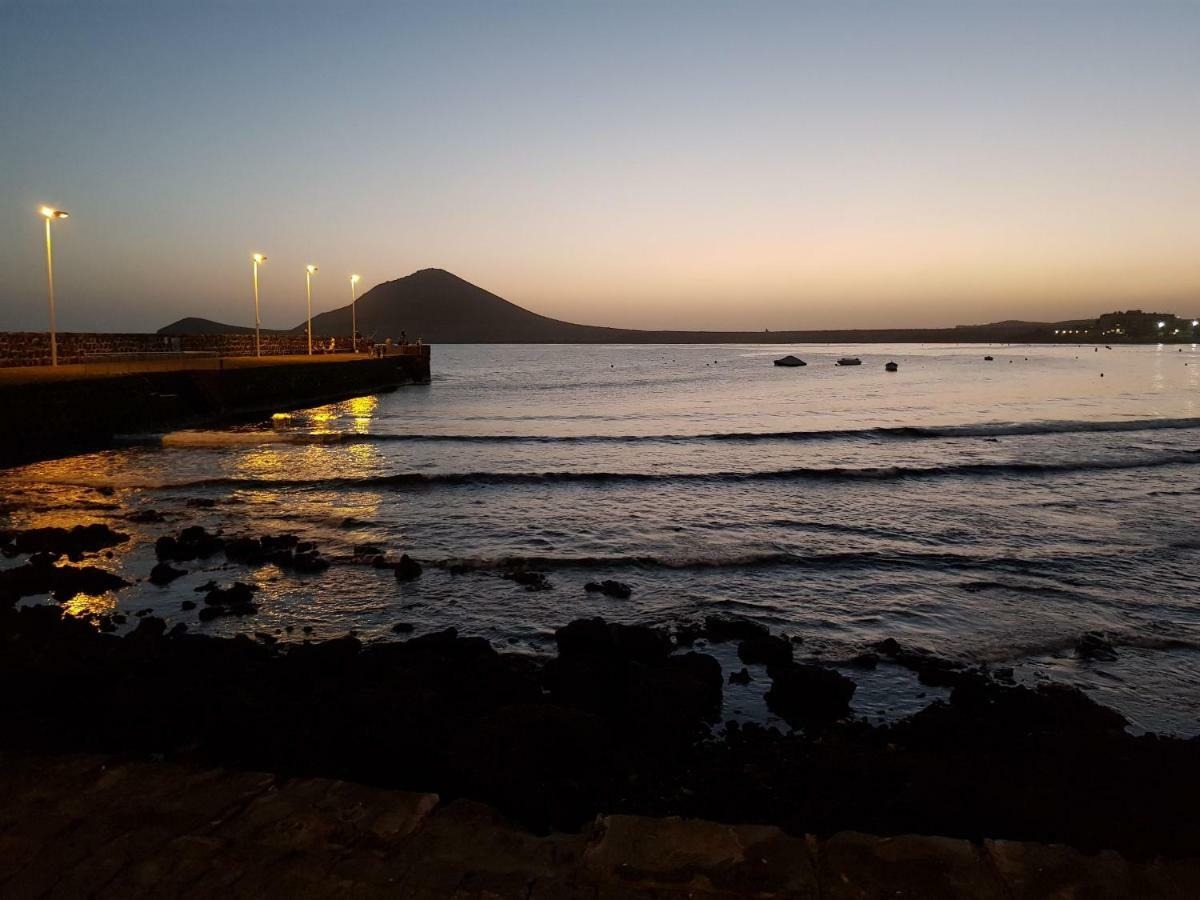 Alquilaencanarias El Medano Mirazul Plaza Roja Buitenkant foto