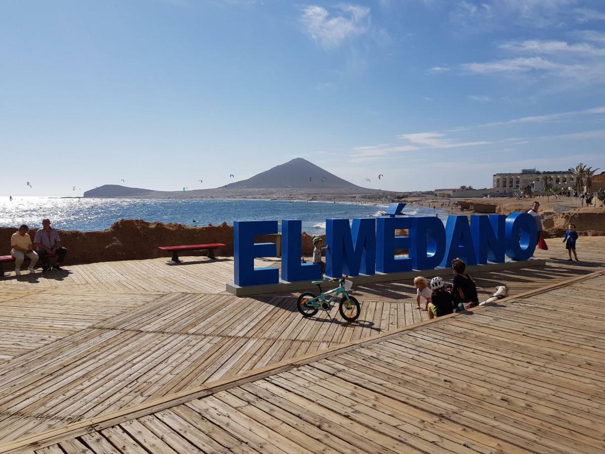 Alquilaencanarias El Medano Mirazul Plaza Roja Buitenkant foto