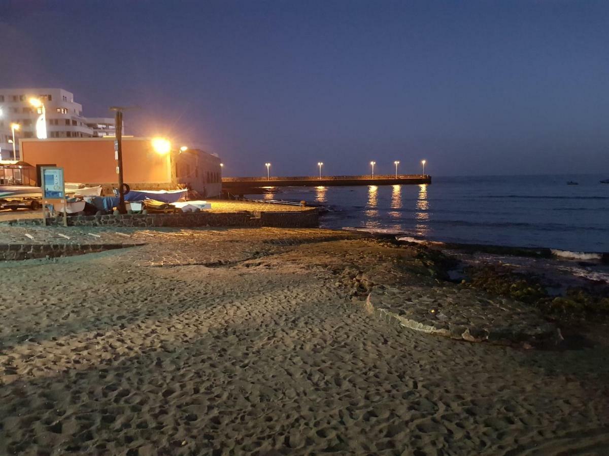 Alquilaencanarias El Medano Mirazul Plaza Roja Buitenkant foto